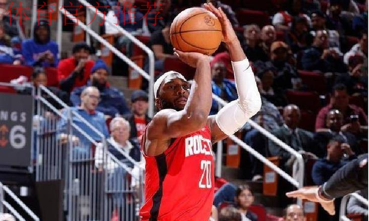 奥科吉底角发起突破，空中折叠闪躲过默里暴扣打成2+1